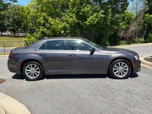 Used 2016 Chrysler 300 Limited w/ Driver Convenience Group AWD/4WD image 9