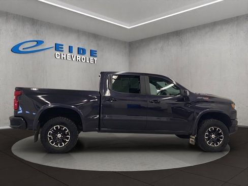 Used 2022 Chevrolet Silverado 1500 ZR2 w/ Technology Package image 2