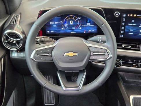 Used 2025 Chevrolet Equinox LT w/ Safety and Technology Package FWD image 21