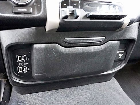 Used 2019 RAM 1500 Laramie image 29