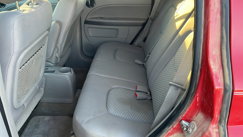 Used 2011 Chevrolet HHR LT w/ My Link Package FWD image 13