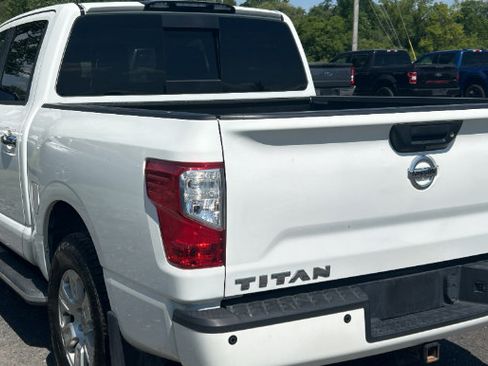 Used 2017 Nissan Titan SV AWD/4WD image 3