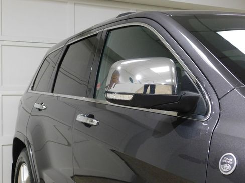 Used 2017 Jeep Grand Cherokee Overland image 10