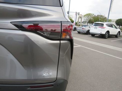 Certified 2026 Toyota Sienna XLE image 11