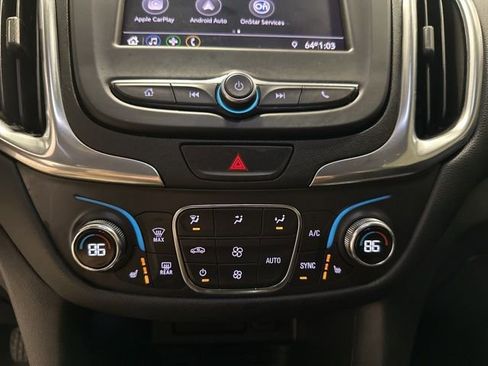 Used 2021 Chevrolet Equinox LT image 23