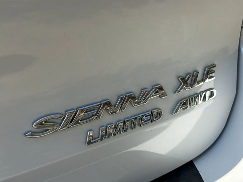 Used 2005 Toyota Sienna XLE Limited AWD/4WD image 27