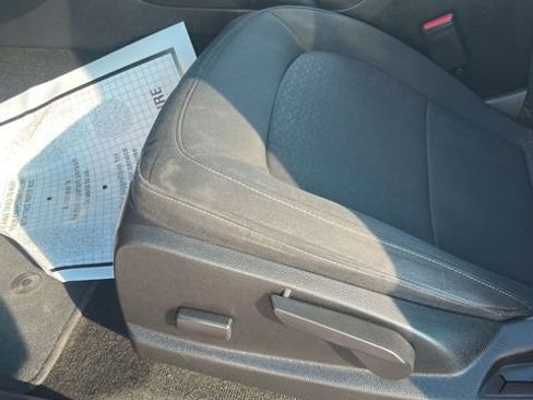 Used 2016 GMC Canyon SLE w/ SLE Convenience Package image 12