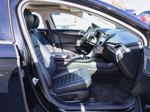 Used 2018 Ford Fusion SE w/ Equipment Group 602A image 25