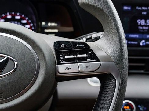 Certified 2022 Hyundai Elantra SEL w/ Cargo Package image 13