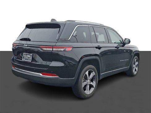 Used 2023 Jeep Grand Cherokee 4WD 4xe image 7