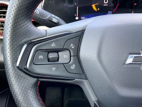 Used 2025 Chevrolet Trax RS w/ Driver Confidence Package FWD image 24