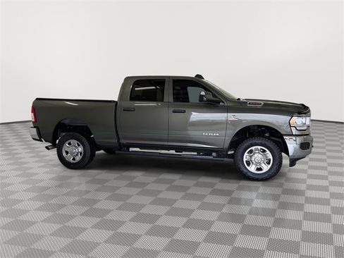 Used 2022 RAM 2500 Tradesman w/ Chrome Appearance Group image 12