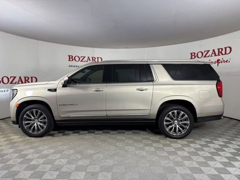 Used 2021 GMC Yukon XL Denali w/ Denali Premium Package image 5