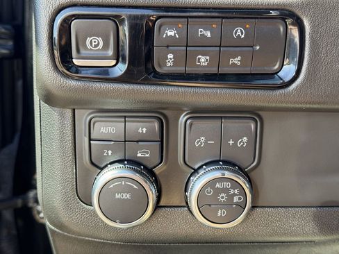 Used 2025 GMC Yukon Denali AWD/4WD image 25
