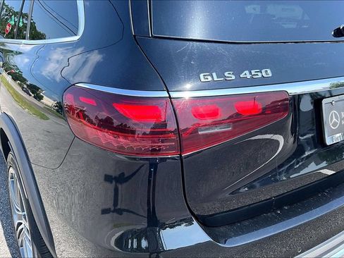 Used 2025 Mercedes-Benz GLS 450 4MATIC image 20