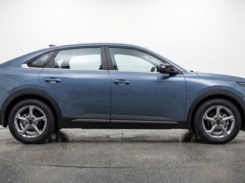 Used 2025 Kia K4 LXS image 11