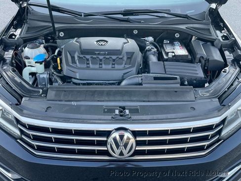 Used 2018 Volkswagen Passat 2.0T SE FWD image 31