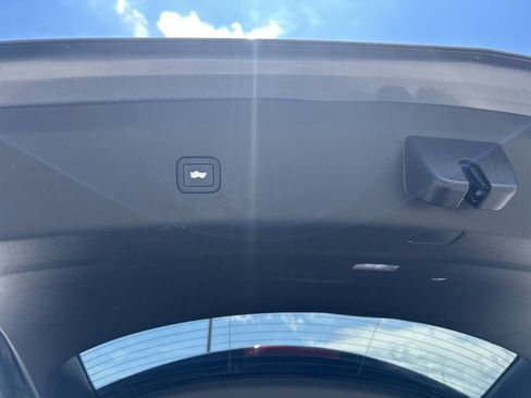 Used 2018 Buick Enclave Premium w/ Experience Buick Package FWD image 33