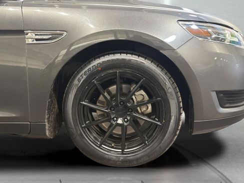 Used 2017 Ford Taurus SE image 34