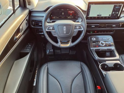 Used 2023 Lincoln Nautilus Reserve w/ Equipment Group 201A image 12