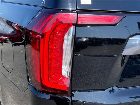 Used 2023 GMC Yukon XL AT4 w/ Max Trailering Package image 28