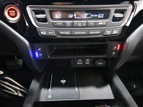 Certified 2025 Honda Ridgeline Black Edition image 27