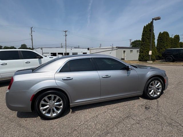 Used 2018 Chrysler 300 Limited AWD/4WD image 6