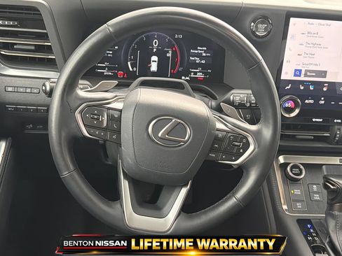 Used 2024 Lexus GX 550 w/ Accessory Package (Z1) AWD/4WD image 17