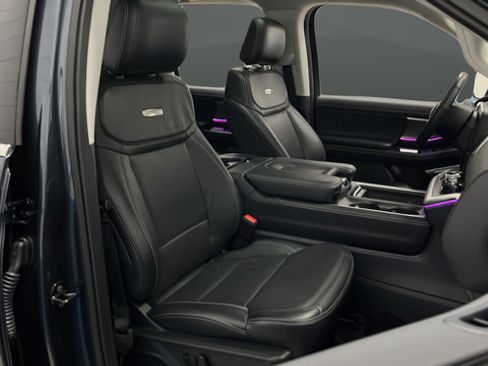 Used 2025 Ford Expedition Platinum AWD/4WD image 25