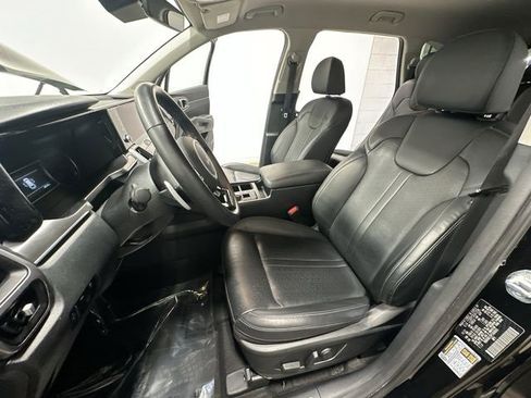 Used 2023 Kia Sorento EX image 17