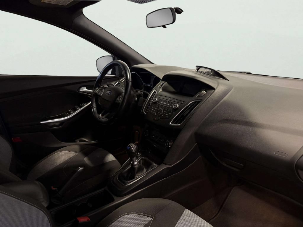 Used 2018 Ford Focus ST FWD image 28