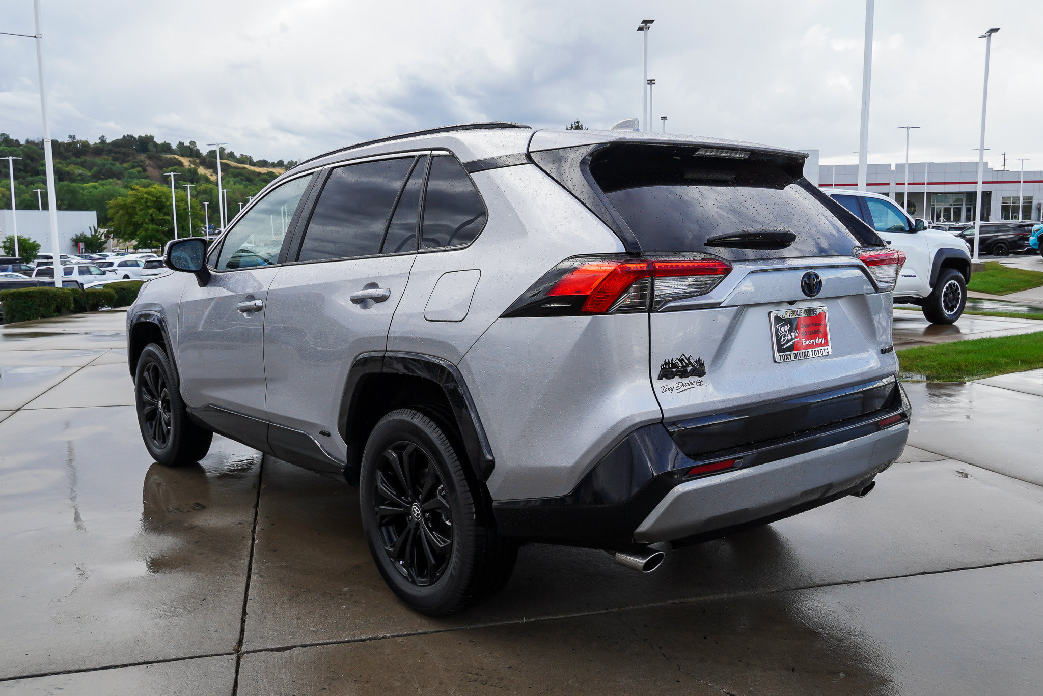 Certified 2024 Toyota RAV4 SE AWD/4WD image 6