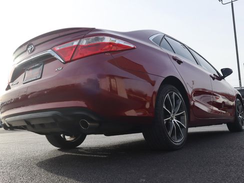 Used 2016 Toyota Camry SE image 18