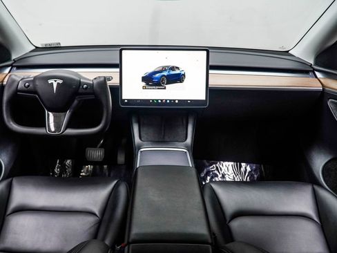 Used 2023 Tesla Model Y Long Range AWD/4WD image 5