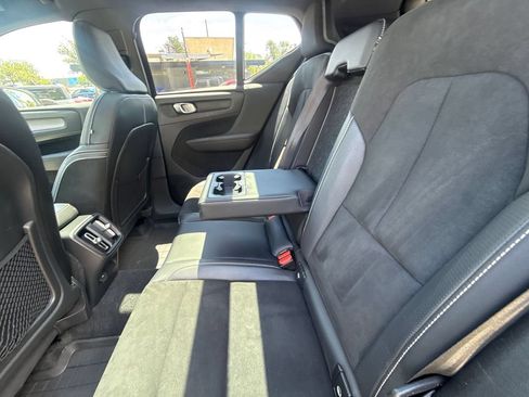Used 2019 Volvo XC40 T5 R-Design AWD/4WD image 16