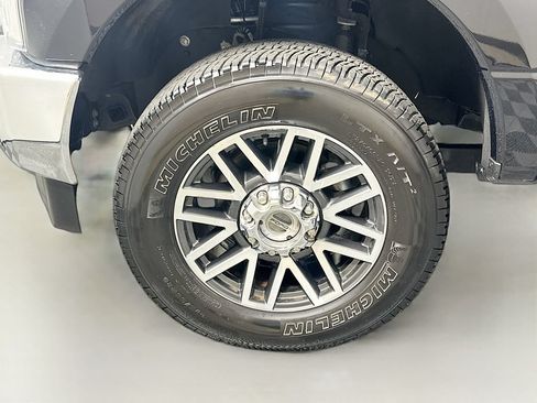 Used 2019 Ford F350 Lariat w/ Lariat Value Package AWD/4WD image 31