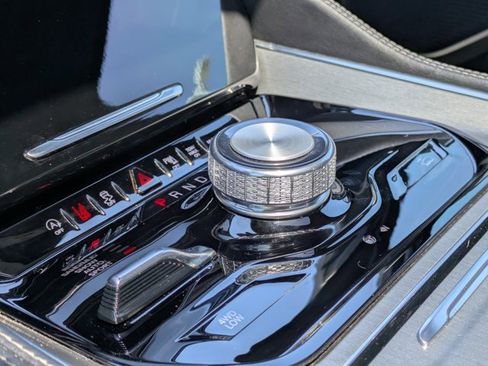 Used 2024 Jeep Wagoneer Series II AWD/4WD image 11