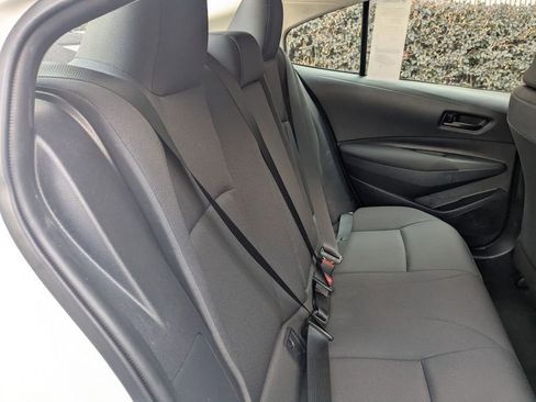 Used 2025 Toyota Corolla LE image 28