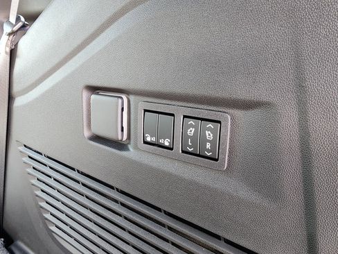 New 2026 GMC Yukon Denali w/ Sun & Power Step Package image 55