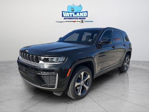 New 2026 Jeep Grand Cherokee Limited RWD image 32