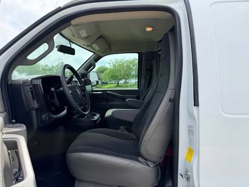 Certified 2025 GMC Savana 2500 w/ Driver Convenience Package RWD image 7