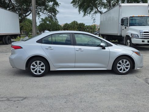 Used 2024 Toyota Corolla LE FWD image 8