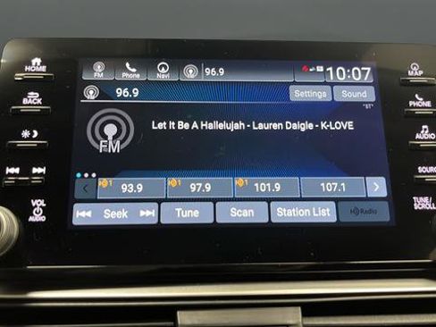 Used 2021 Honda Accord Touring image 31