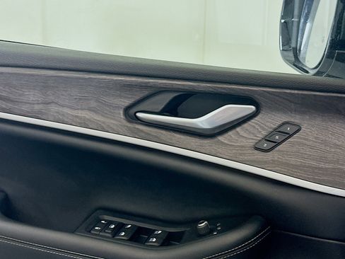 Used 2022 Jeep Grand Cherokee Limited 4xe image 15