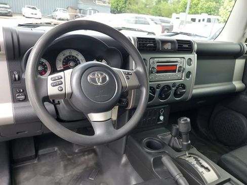 Used 2012 Toyota FJ Cruiser 4WD w/ Convenience Pkg image 11
