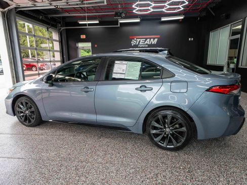 Used 2024 Toyota Corolla SE w/ SE Premium Package FWD image 2
