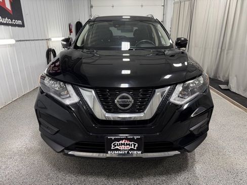 Used 2019 Nissan Rogue SV w/ Premium Package image 2