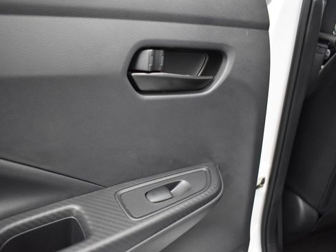 Used 2025 Nissan Versa S w/ Lighting Package image 15