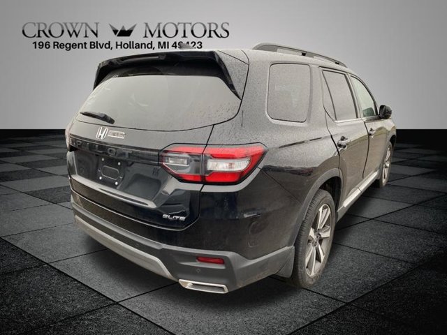 Used 2023 Honda Pilot Elite image 6