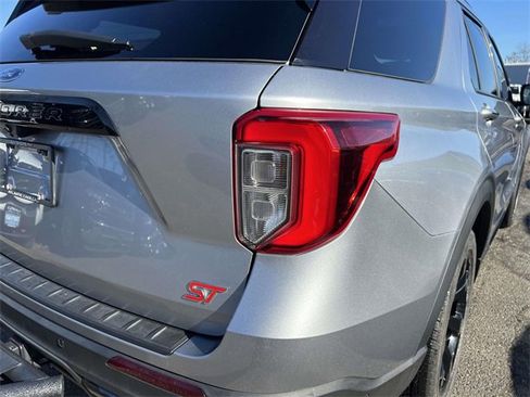 Used 2022 Ford Explorer ST w/ Equipment Group 401A image 7